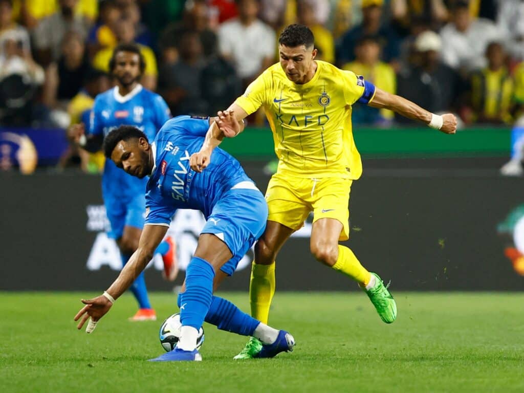 موعد مباراة الهلال والنصر بنهائي السوبر السعودي والقنوات الناقلة