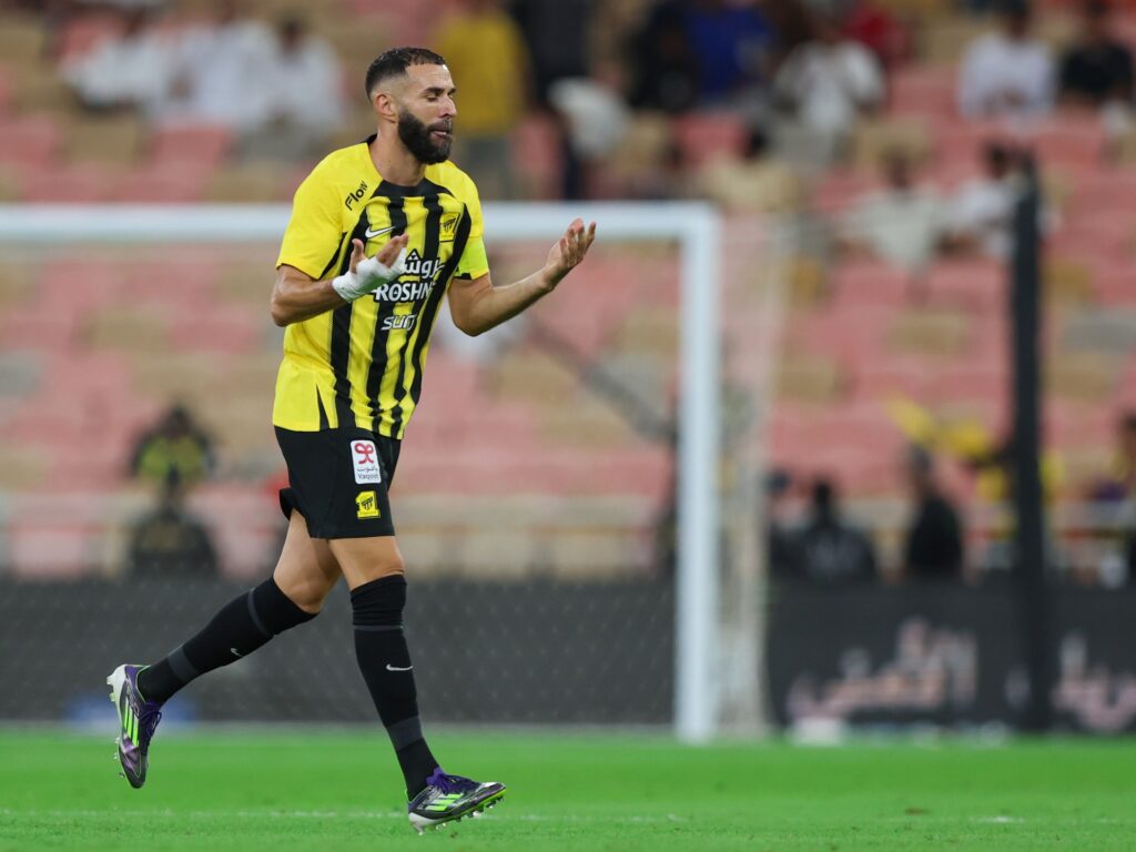 شاهد.. بنزيمة وعوار يقودان الاتحاد للفوز ومشاركة صدارة الدوري السعودي