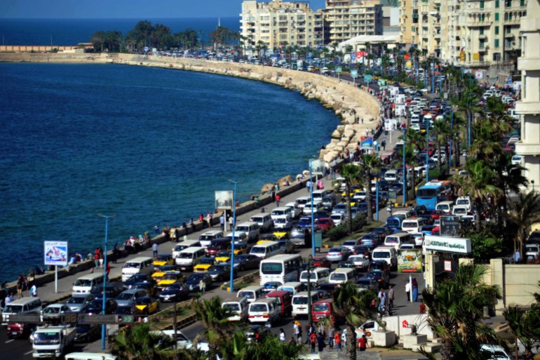 فرض قيود على استيراد سيارات المعاقين لحين ضبط المنظومة (الجزيرة)