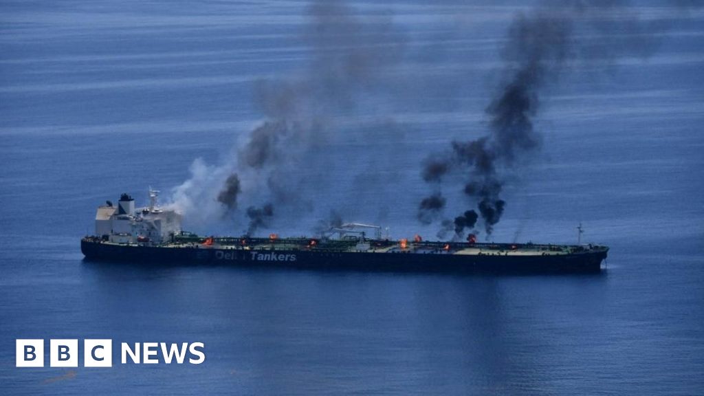 Tanker attacked by Houthis could be leaking oil - US