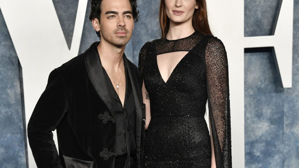 Joe Jonas and Sophie Turner are divorced and single