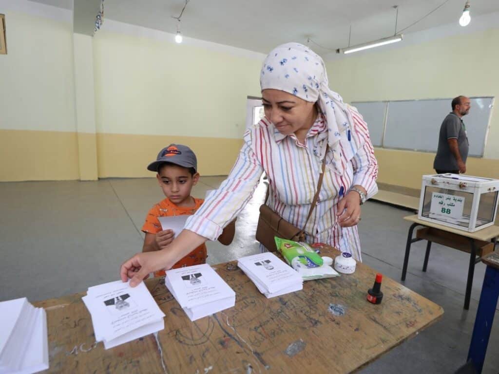 رئاسيات الجزائر... منافسة ضعيفة واهتمام بنسبة المشاركة