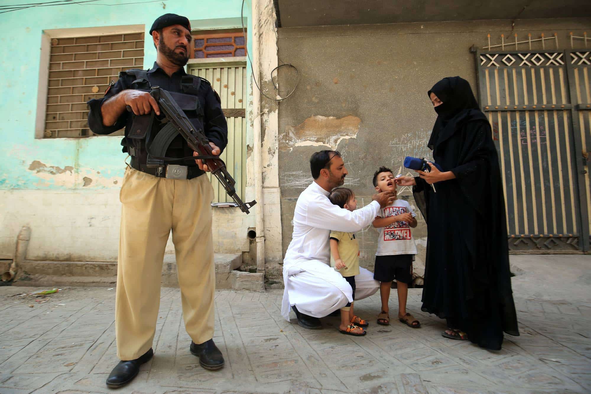 مقتل 14 شخصًا في هجوم بأفغانستان أعلن تنظيم داعش مسؤوليته هجوم بأفغانستان هجوم بأفغانستان