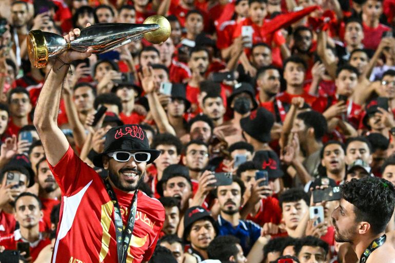 أزمة جديدة بين الأهلي المصري واللاعب كهربا أزمة بين الأهلي المصري وكهربا أزمة بين الأهلي المصري وكهربا