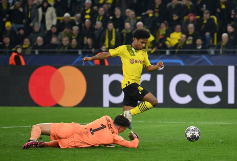 borussia dortmund v chelsea fc: round of 16 leg one - uefa champions league