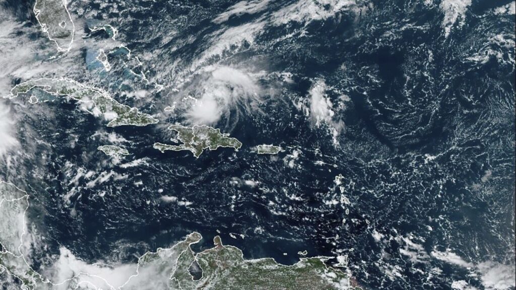 Hurricane Oscar makes landfall in the Bahamas and heads toward Cuba