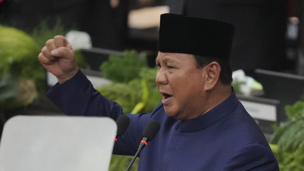 Indonesia swears in ex-general Prabowo Subianto as president