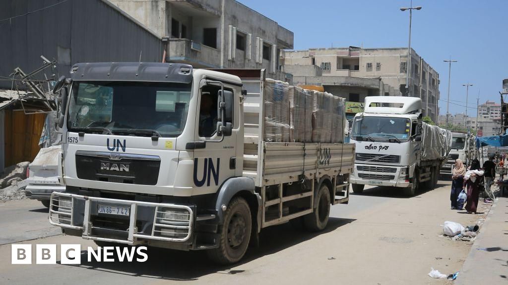 How much food is Israel letting into northern Gaza?