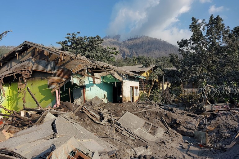 damaged school buildings which were affected by the mount lewotobi laki-laki volcano eruption are seen at flores timur, indonesia, november 4, 2024. antara foto/pemulet paul/via reuters attention editors - this image has been supplied by a third party. mandatory credit. indonesia out. no commercial or editorial sales in indonesia. no resales. no archives. tpx images of the day