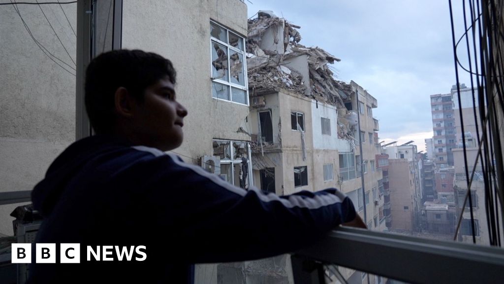 Families return to destruction in southern Lebanon