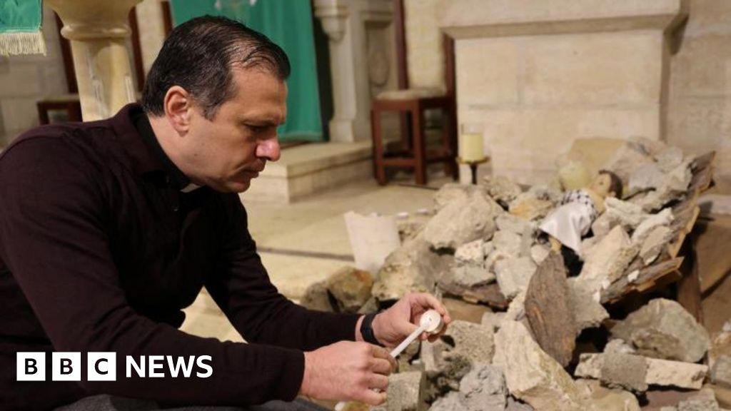 Palestinian Christians struggle to find hope at Christmas