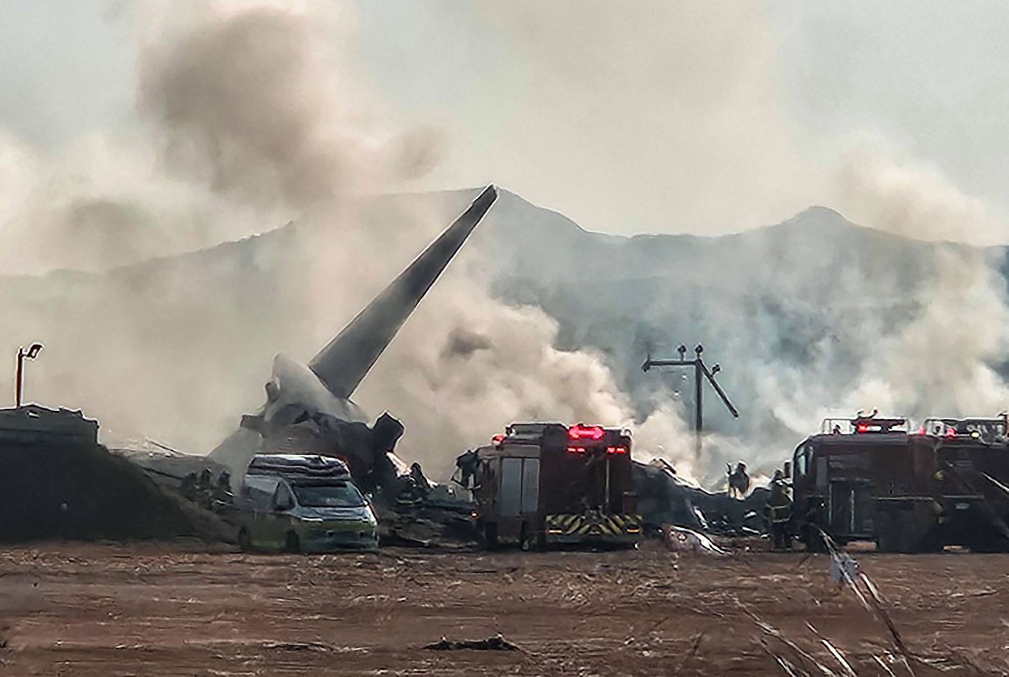 تحطم طائرة في كوريا الجنوبية يودي بحياة 167 شخصاً فيديو تحطم طائرة في كوريا الجنوبية تحطم طائرة في كوريا الجنوبية