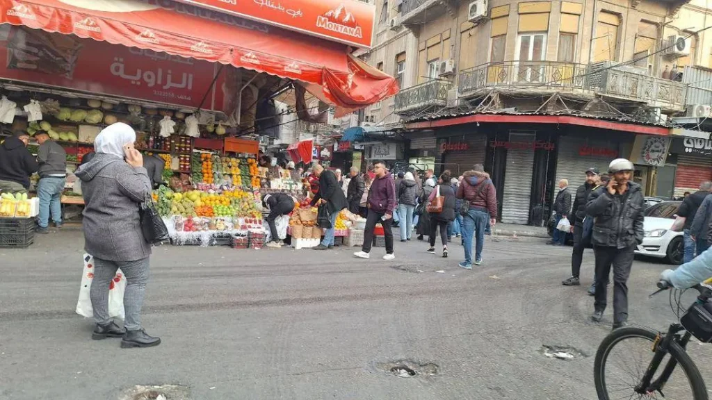 دمشق... ذعر وتوتر وتهافت على شراء المواد الغذائية