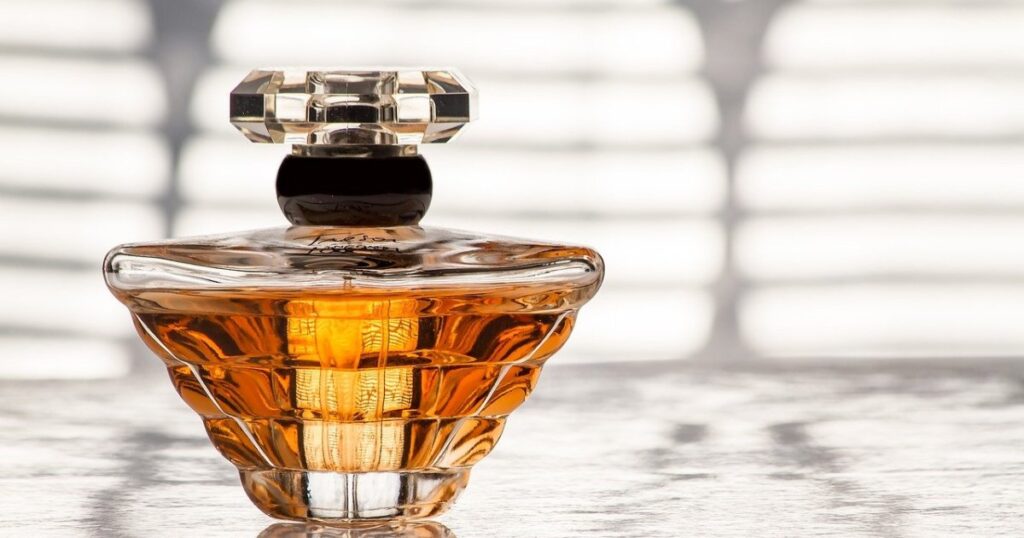 تعتيق العطور منزليا.. كيف تطيل صلاحية عطرك؟