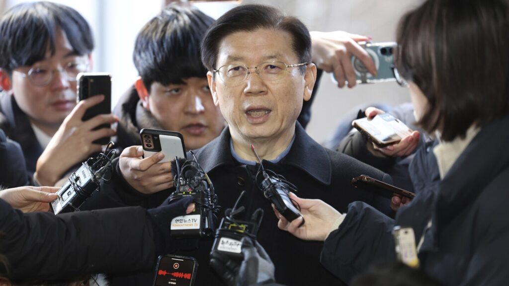 South Korea’s acting leader accepts resignation of presidential security chief