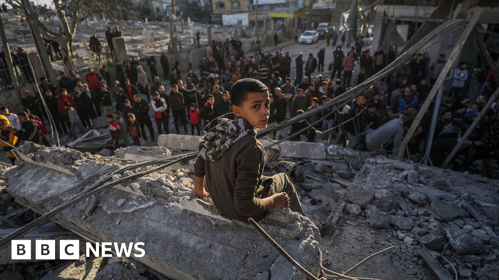 Gazans anxiously await ceasefire, fearing last-minute catastrophes