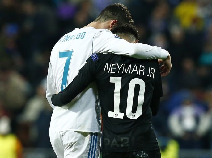 MADRID, SPAIN - FEBRUARY 14: Cristiano Ronaldo of Real Madrid and Neymar of PSG embrace at half time during the UEFA Champions League Round of 16 First Leg match between Real Madrid and Paris Saint-Germain at Bernabeu on February 14, 2018 in Madrid, Spain. (Photo by Gonzalo Arroyo Moreno/Getty Images)